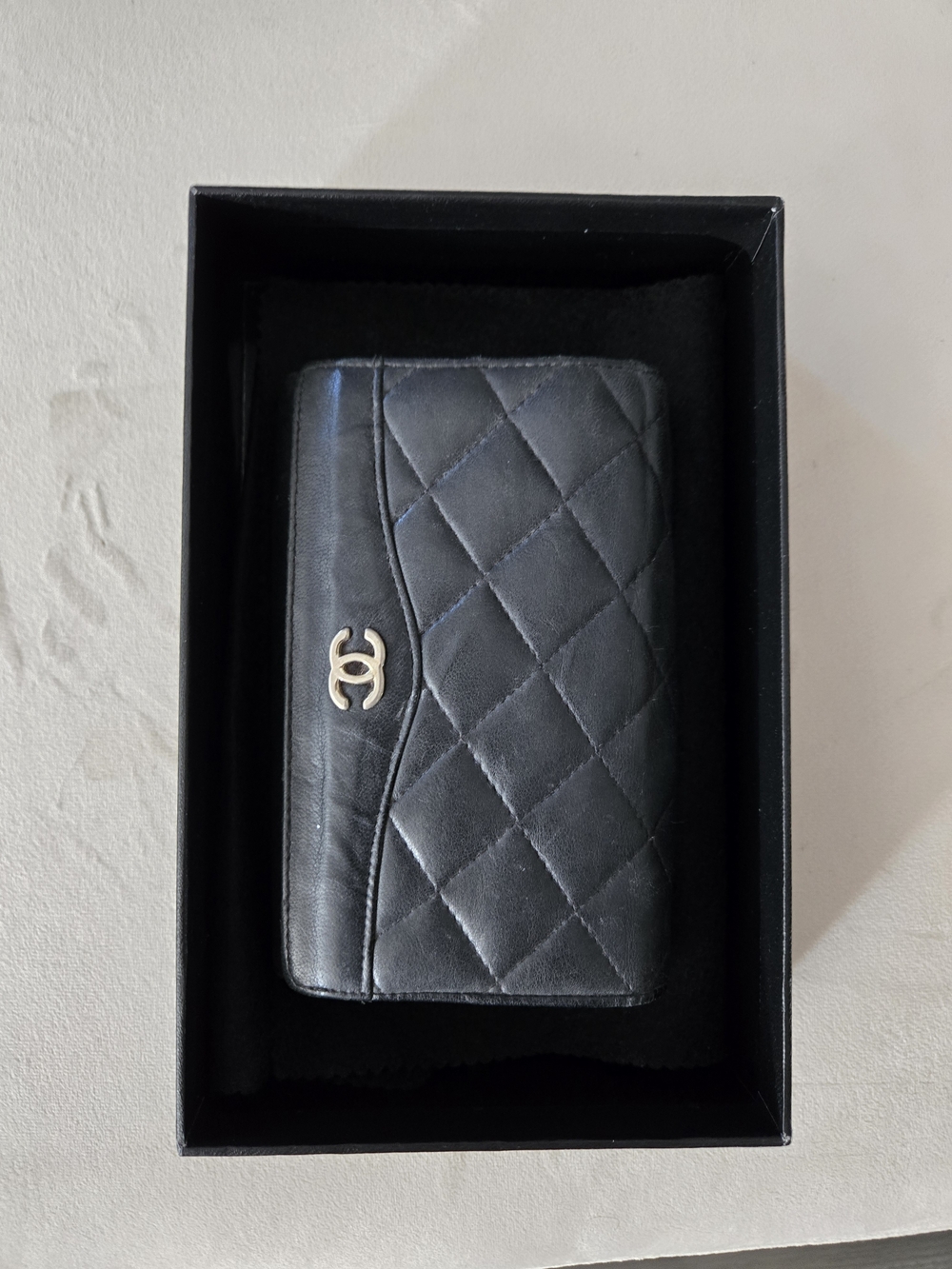 CHANEL Quilted Lambskin Wallet - Black with Gold CC